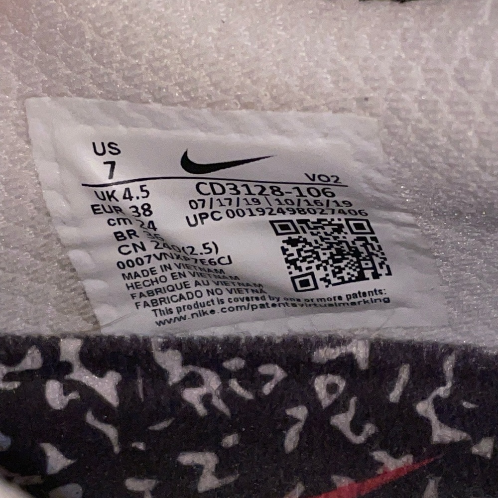 Nike Metcons - Picture 4 of 4